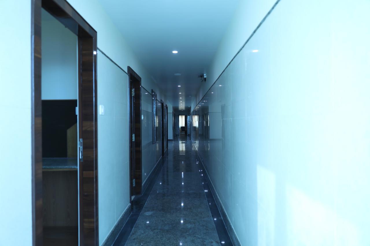 Hlv Grand Inn บังกาลอร์ ภายนอก รูปภาพ