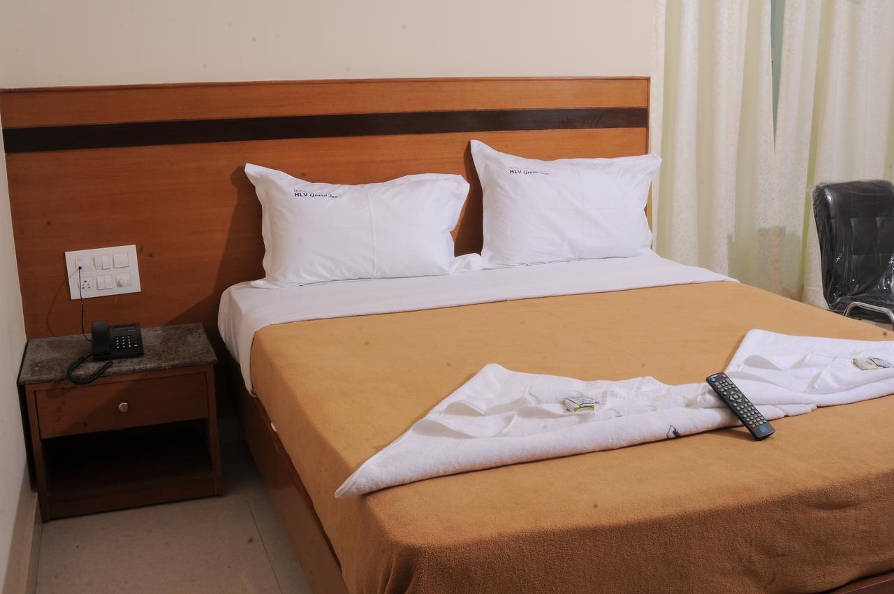 Hlv Grand Inn บังกาลอร์ ภายนอก รูปภาพ