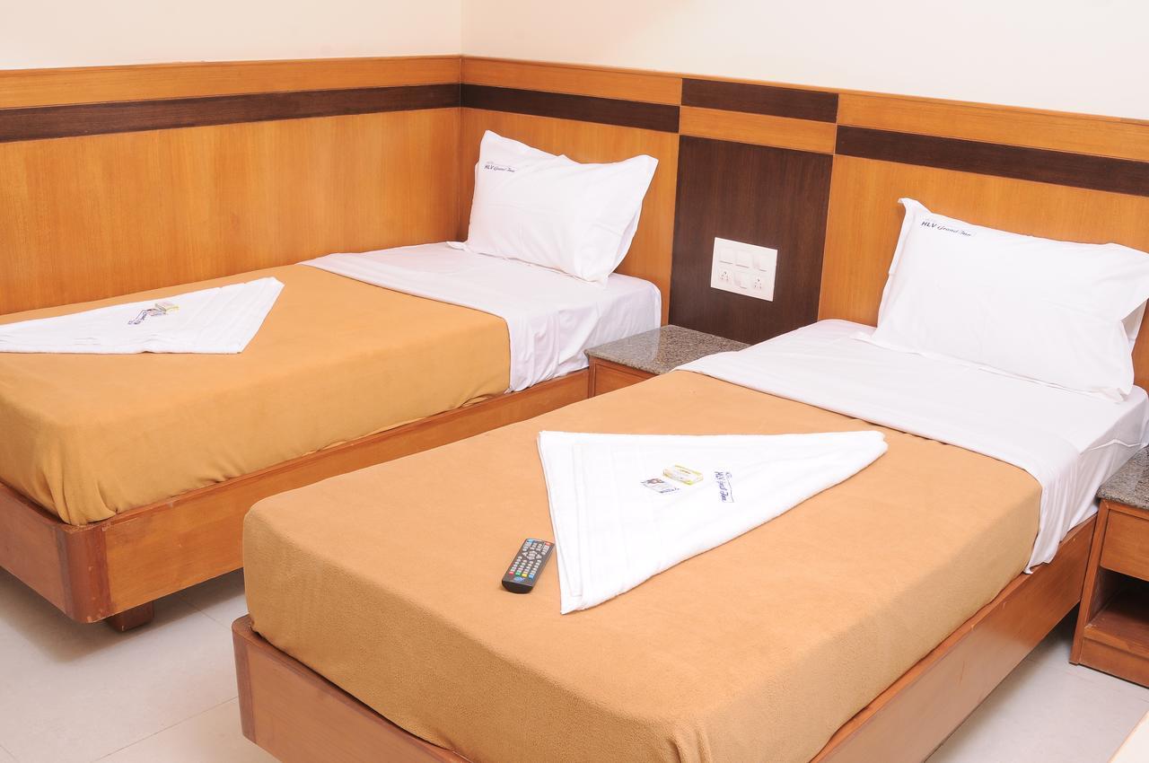 Hlv Grand Inn บังกาลอร์ ภายนอก รูปภาพ