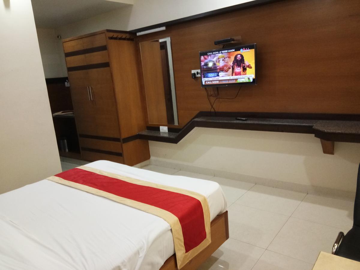 Hlv Grand Inn บังกาลอร์ ภายนอก รูปภาพ