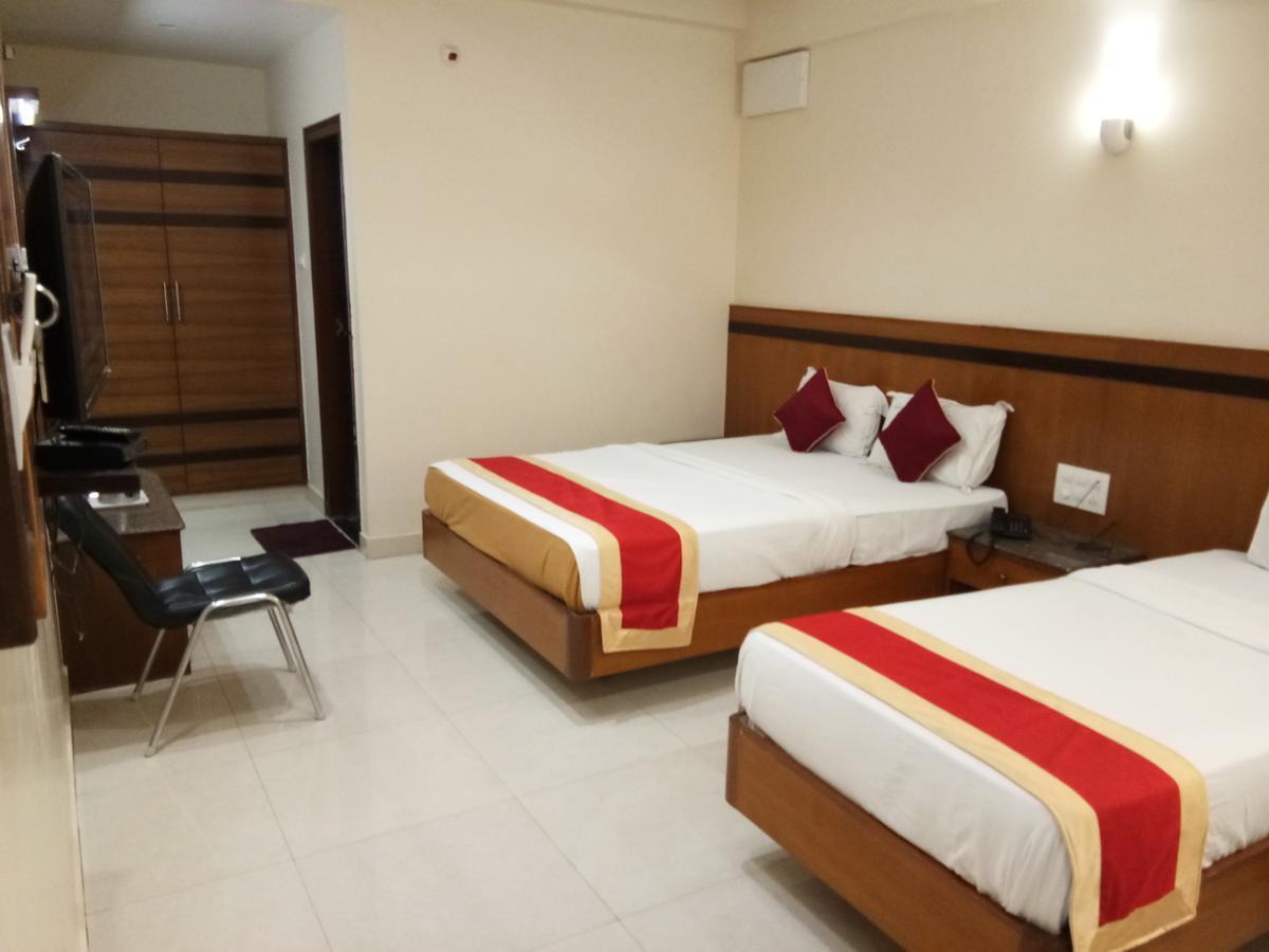Hlv Grand Inn บังกาลอร์ ภายนอก รูปภาพ