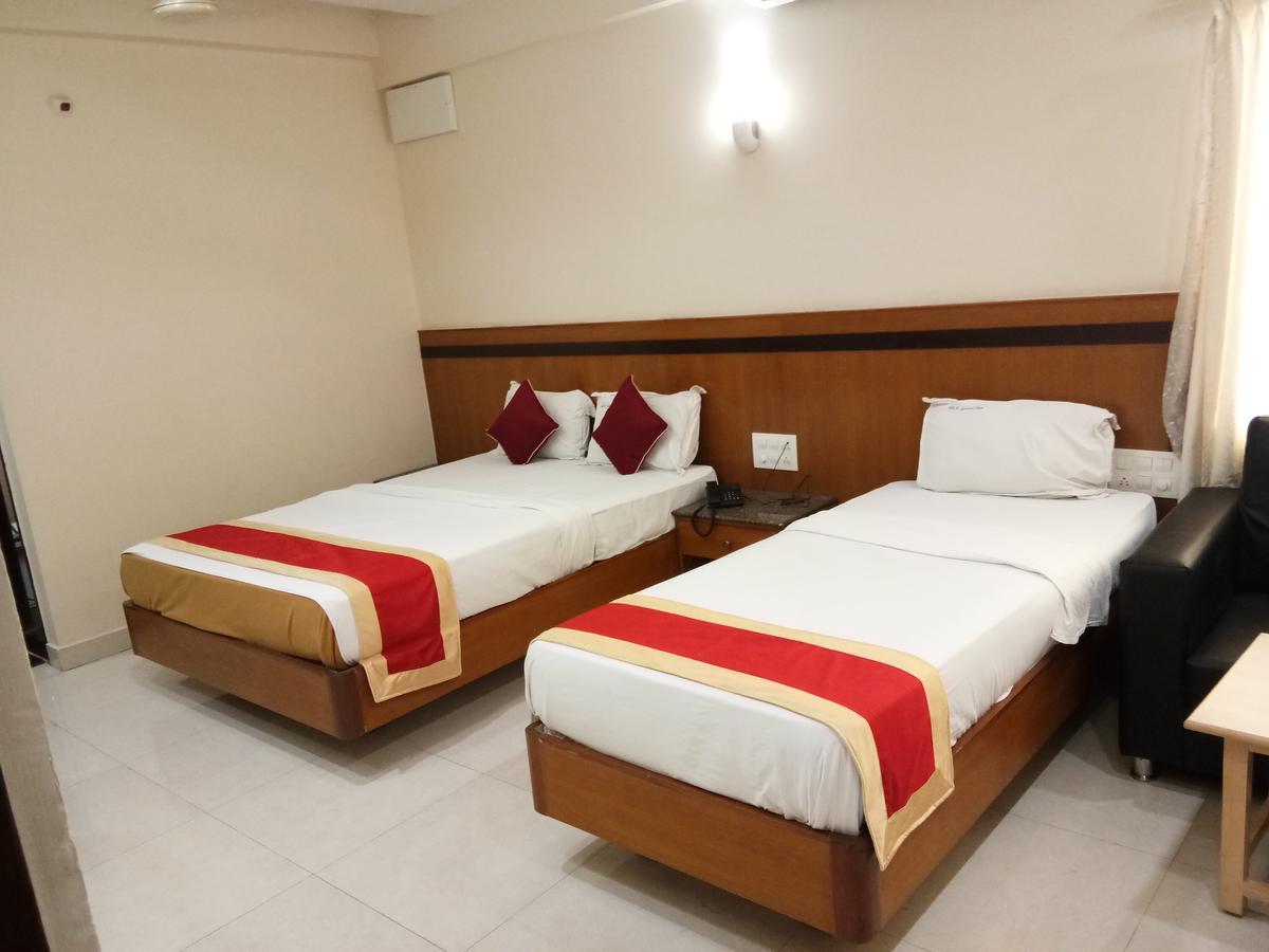 Hlv Grand Inn บังกาลอร์ ภายนอก รูปภาพ