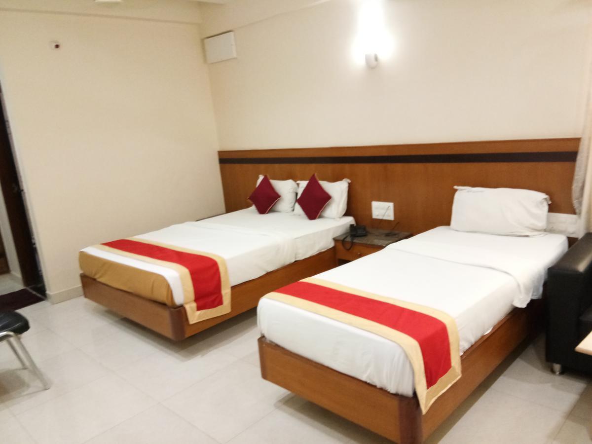 Hlv Grand Inn บังกาลอร์ ภายนอก รูปภาพ