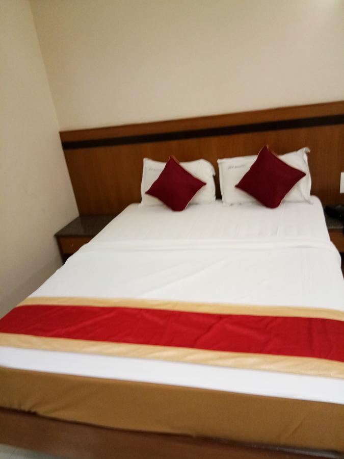 Hlv Grand Inn บังกาลอร์ ภายนอก รูปภาพ